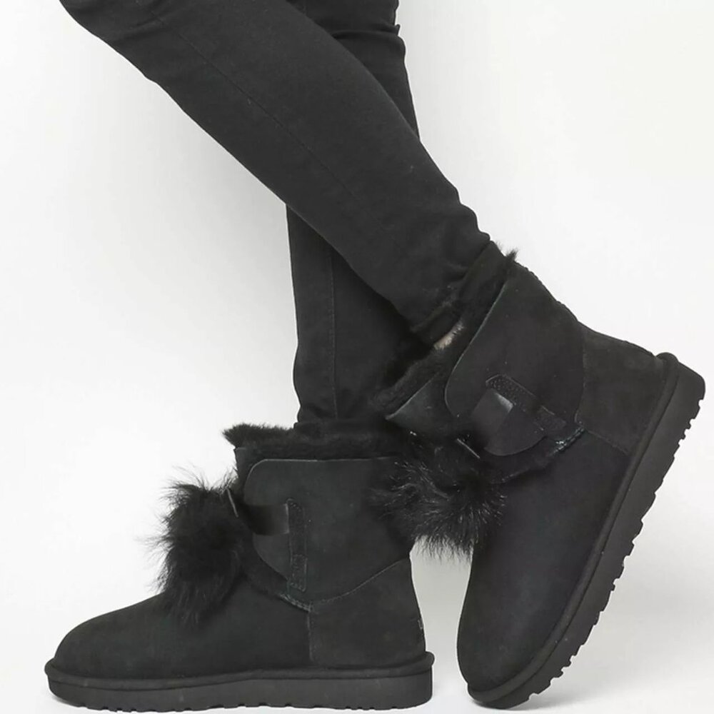 New! Ugg Gita Boot Genuine Shearling Black Suede Size 7 1018517